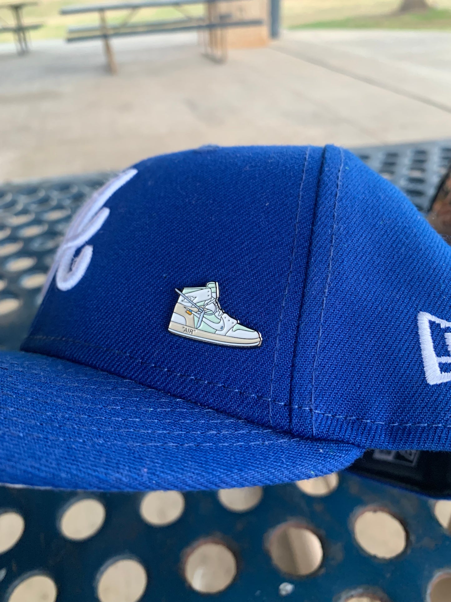 Air Jordan 1 Inspired Enamel Pin – Sneakerhead Streetwear Collectible 👟