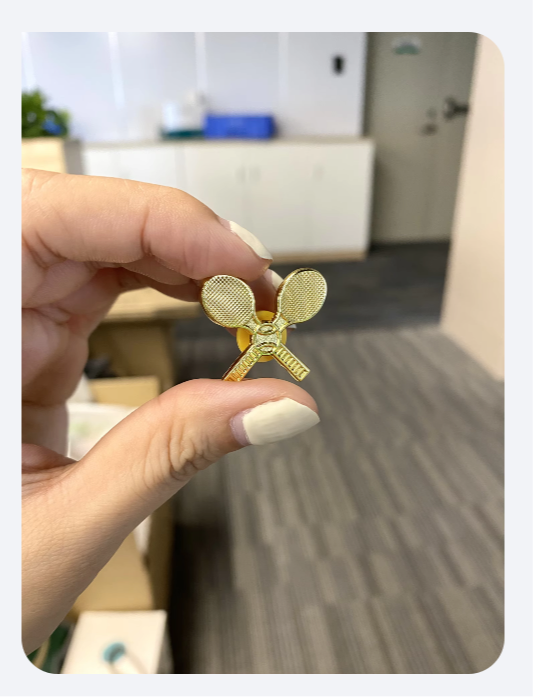 Golden Tennis Rackets Enamel Pin – Sporty Collectible Accessory 🎾