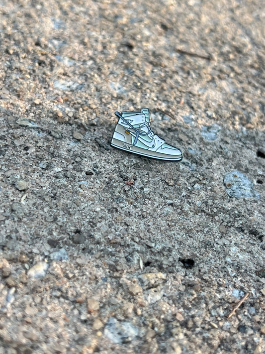 Air Jordan 1 Inspired Enamel Pin – Sneakerhead Streetwear Collectible 👟