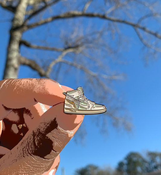 Air Jordan 1 Inspired Enamel Pin – Sneakerhead Streetwear Collectible 👟